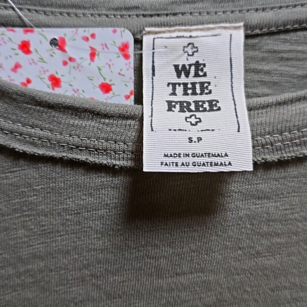 NWT We The Free Top. - Picture 2 of 6